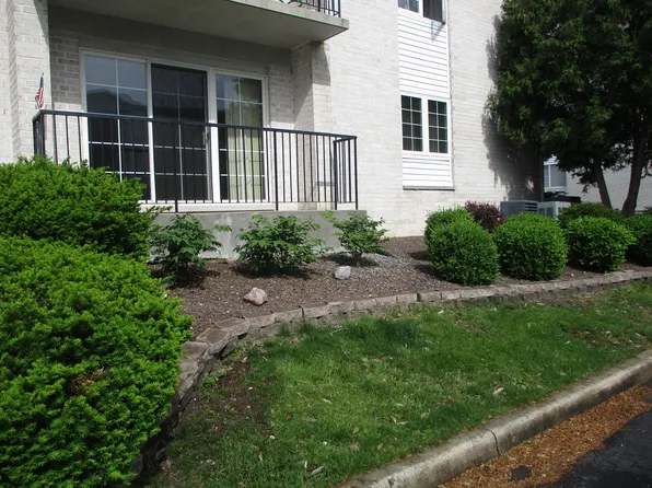 402 Sturdy Rd APT 1D, Valparaiso, IN 46383