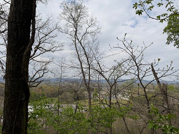 2nd image of 6587 Fairview Rd