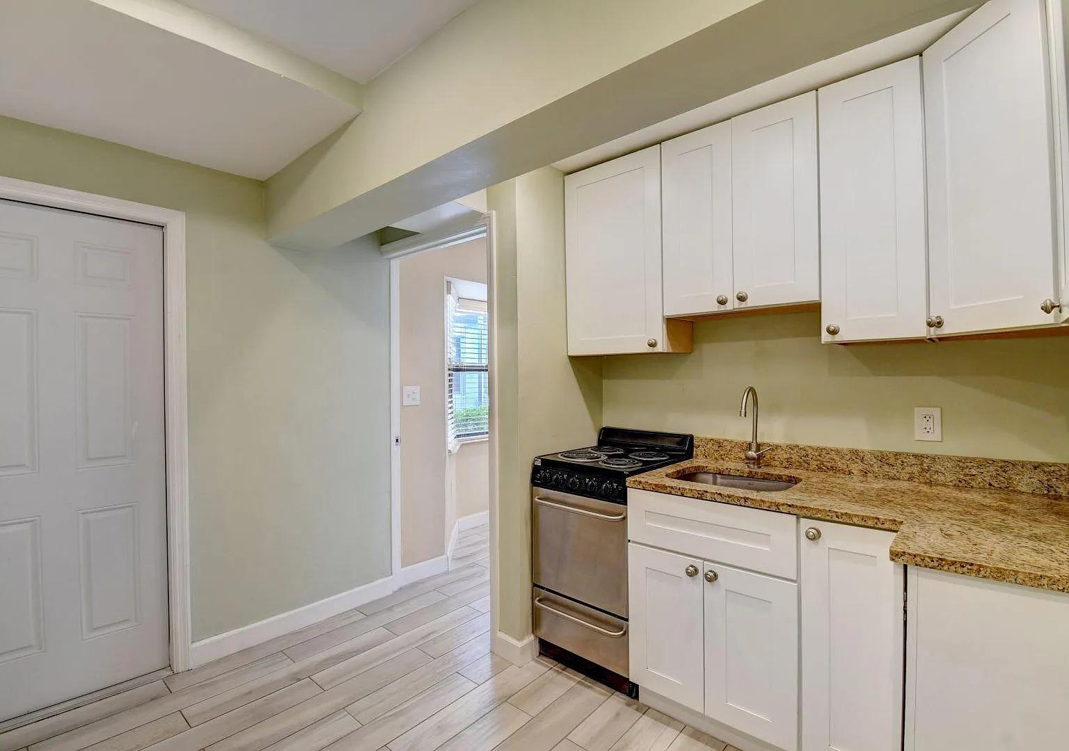 1 bed, 1.0 bath, 551 sqft, $1,675 — Photo 2