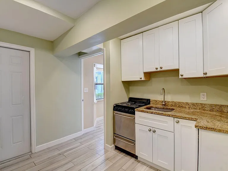 1316 Date Palm Dr #REAR — Photo 2