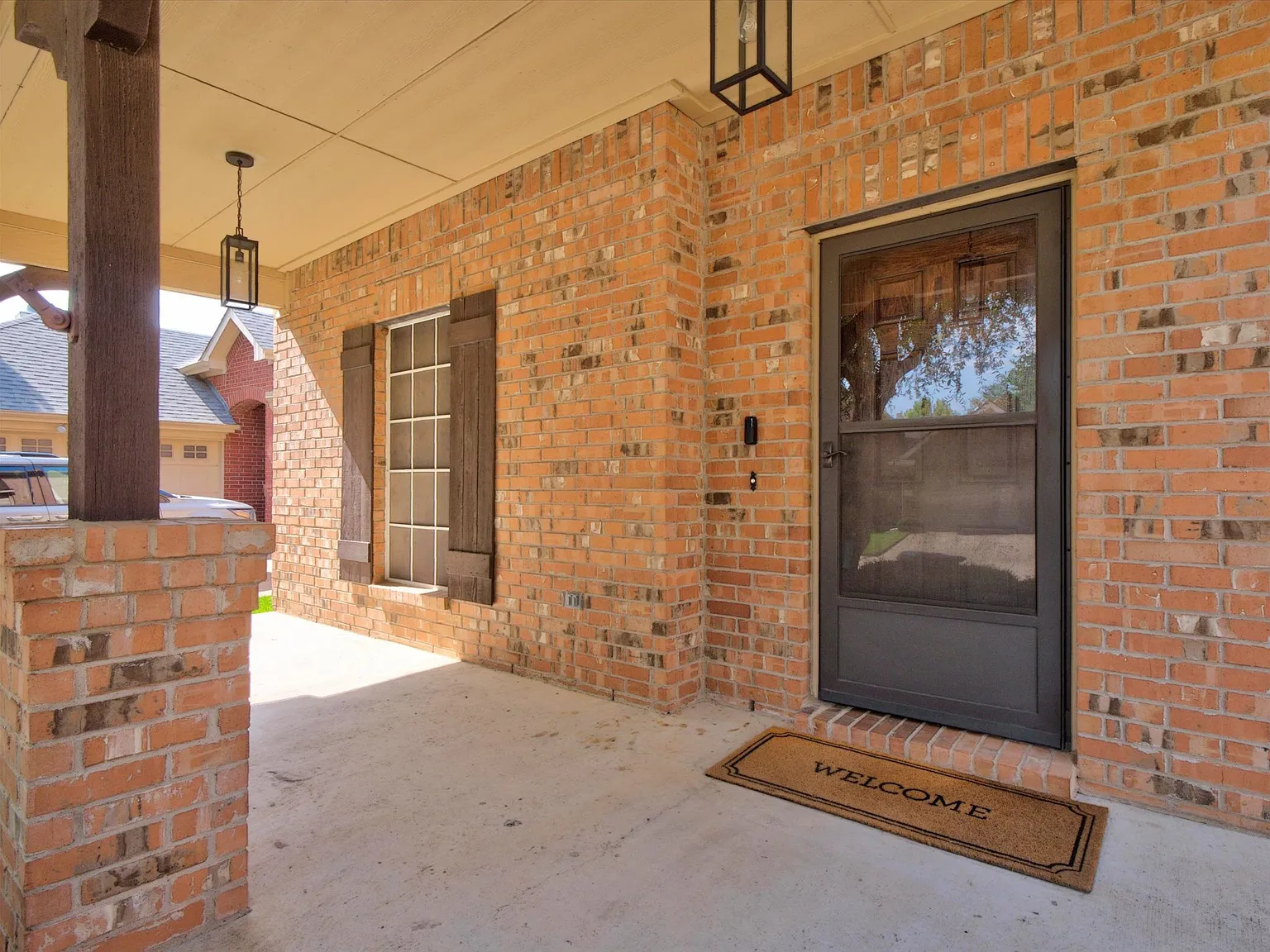 4 bed, 2.5 bath, 2547 sqft, $2,645 — Photo 3