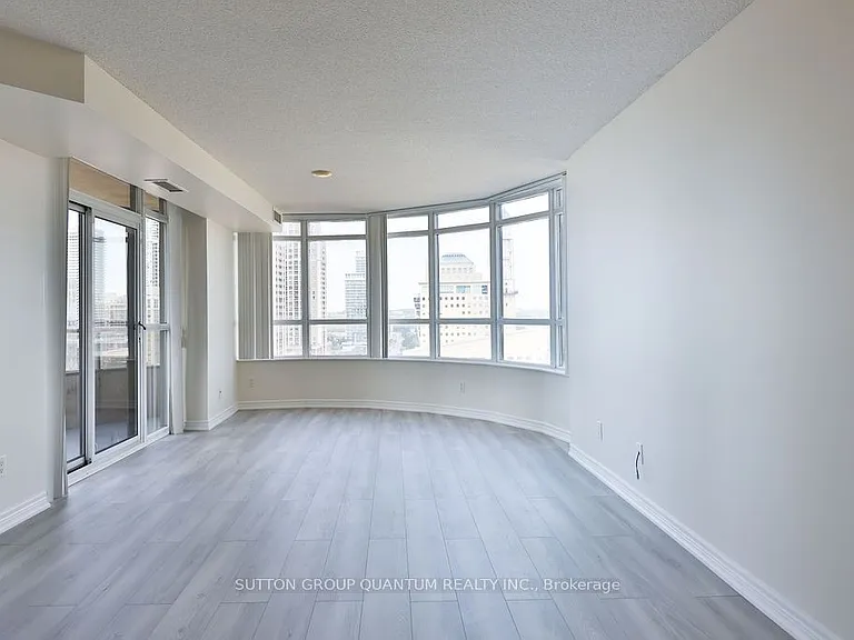 310 Burnhamthorpe Rd W #1602 — Photo 15