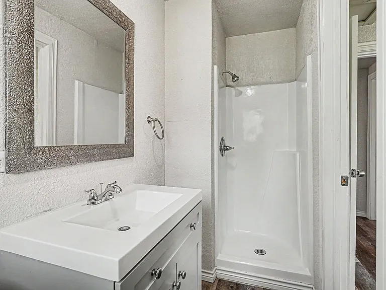 1321 34th St — Photo 20