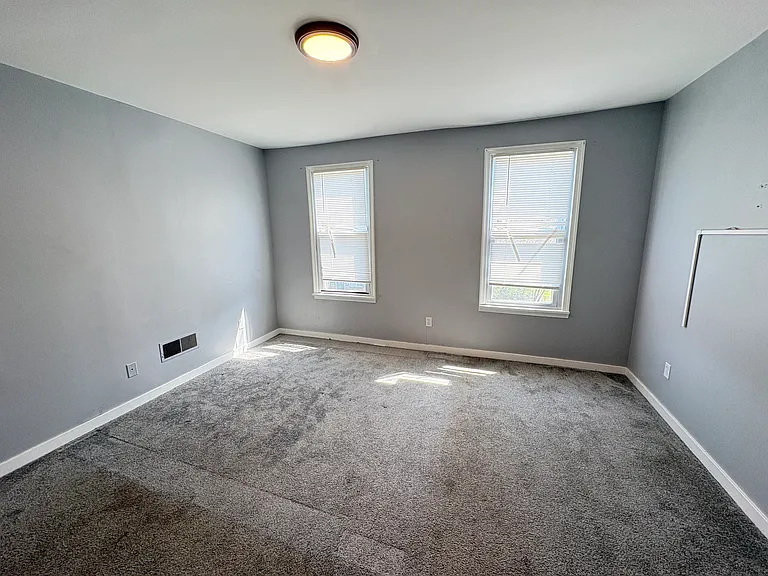 2030 Kensington St — Photo 6
