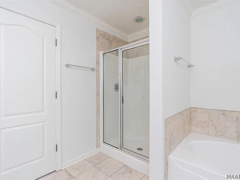 8725 Lindsey Ln — Photo 17