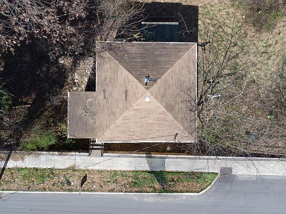 4th image of 1867 Seabury Ave