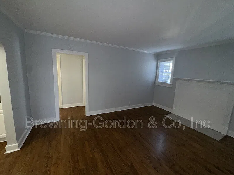 3 bed, 2.0 bath, 1989 sqft, $1,895 — Photo 2