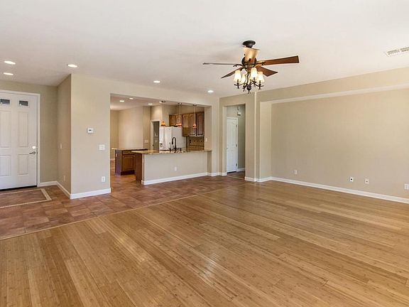 4th image of 5410 N Blythe Ln
