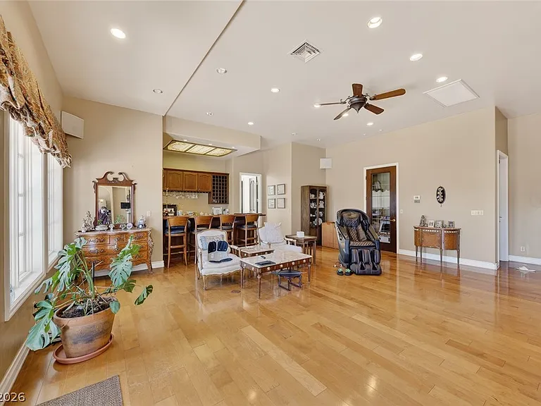 22 Burning Tree Ct — Photo 14