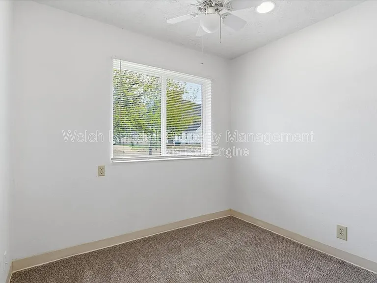 2353 Jackson Ave — Photo 17