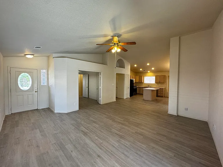 7152 Elk Creek Rd NE — Photo 5