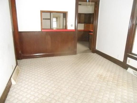 2nd image of 509 E Greene St