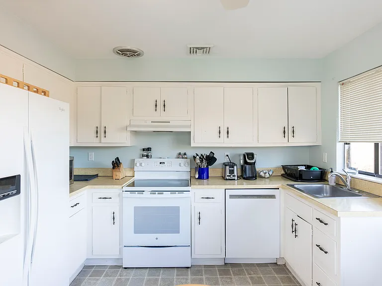 18 Sandpiper Ln — Photo 6