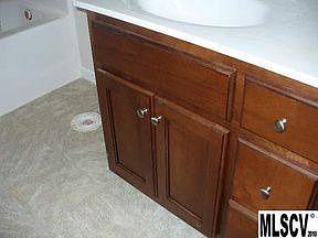 5th image of 2033 Lee Roy Ln