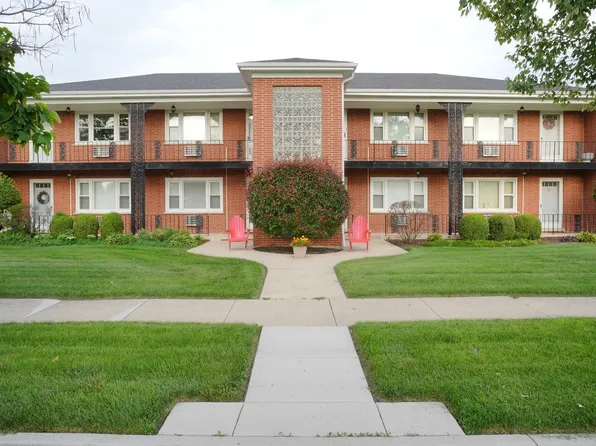 1427 Homestead Rd APT E, La Grange Park, IL 60526