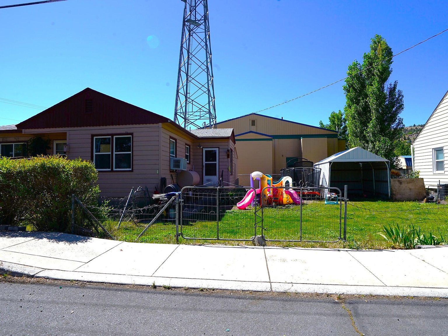 100 NW 2nd Ave, John Day, OR 97845 MLS 220168075 Zillow