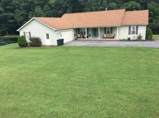 32 Grafton Ln, Fayetteville, WV 25840