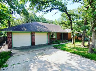 1812 N Oakhill Rd, Bethany, OK 73008