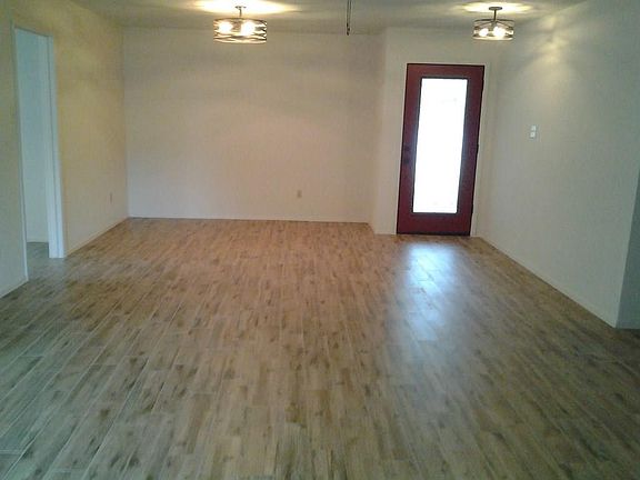 2nd image of 3425 Glenda Dr