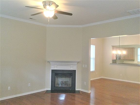 4th image of 112 Kensington St