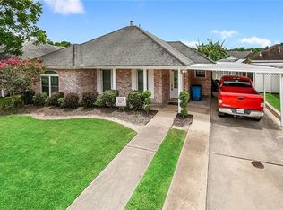 2913 Meadow Dr, Violet, LA 70092