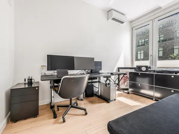 497 Pacific Street image 13 of 23