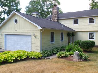 1236 Shore Dr, Cheboygan, MI 49721