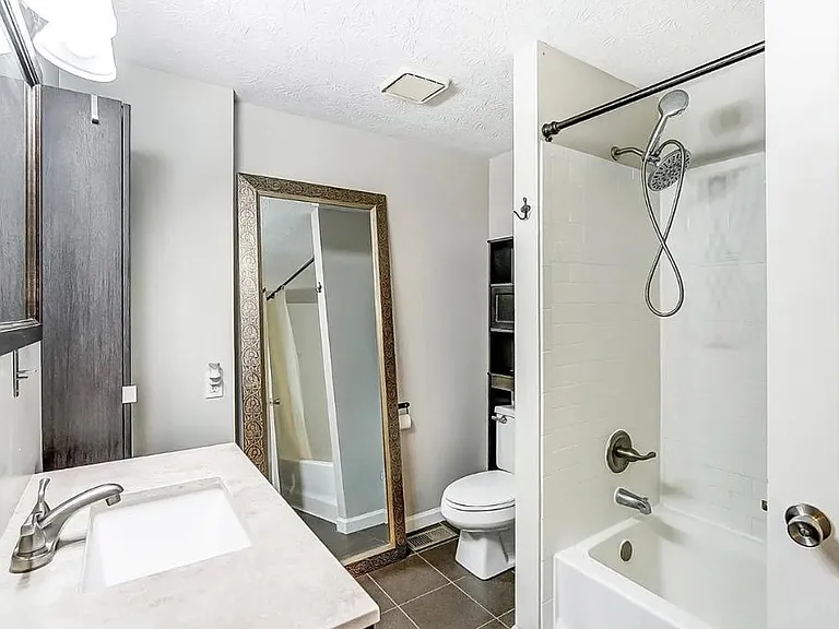 6406 Amber Ct — Photo 6