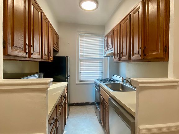 4th image of 65 Park Ter E APT C87