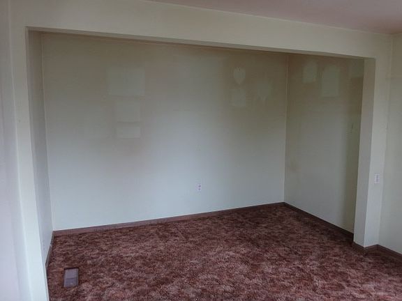 4th image of 851 W Fairview St