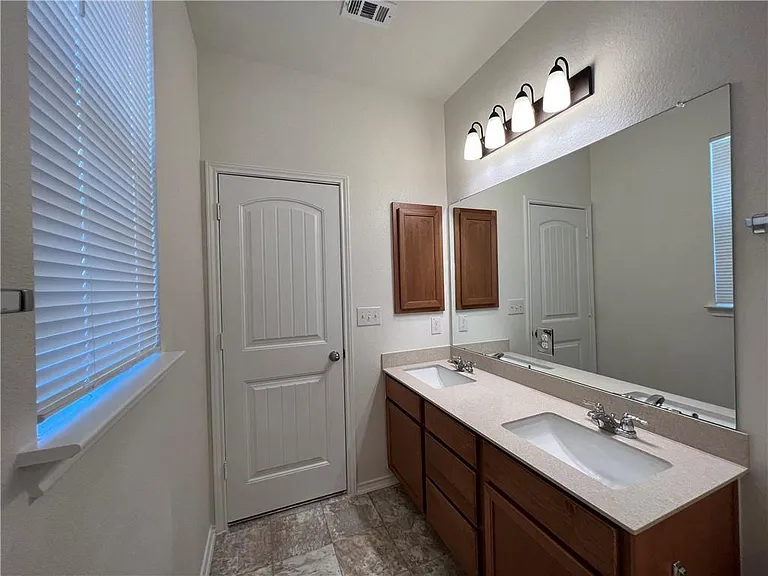 6409 Wagon Spring St — Photo 9