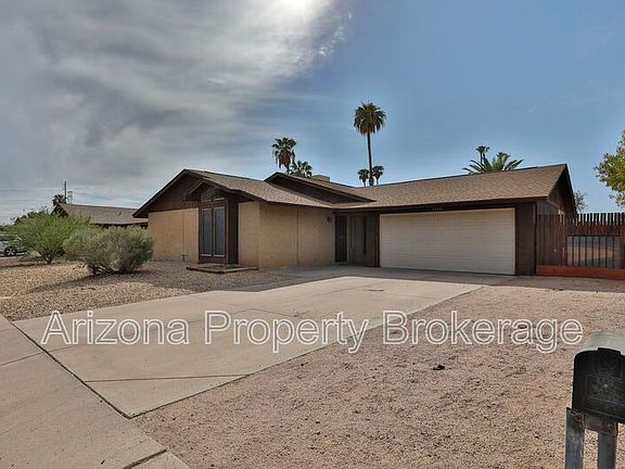 2nd image of 3040 S Rogers