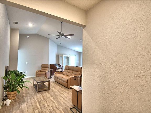4th image of 1390 MEZZAVALLE WAY