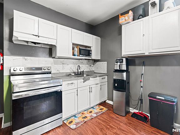 4th image of 83 Mercer St