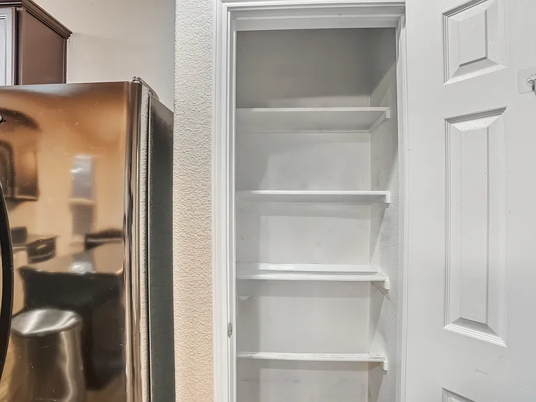 8101 Kurgan Trl — Photo 29