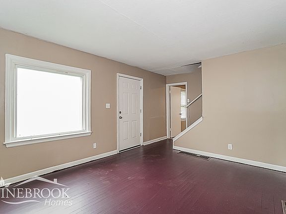 3rd image of 2430 Meredith Dr