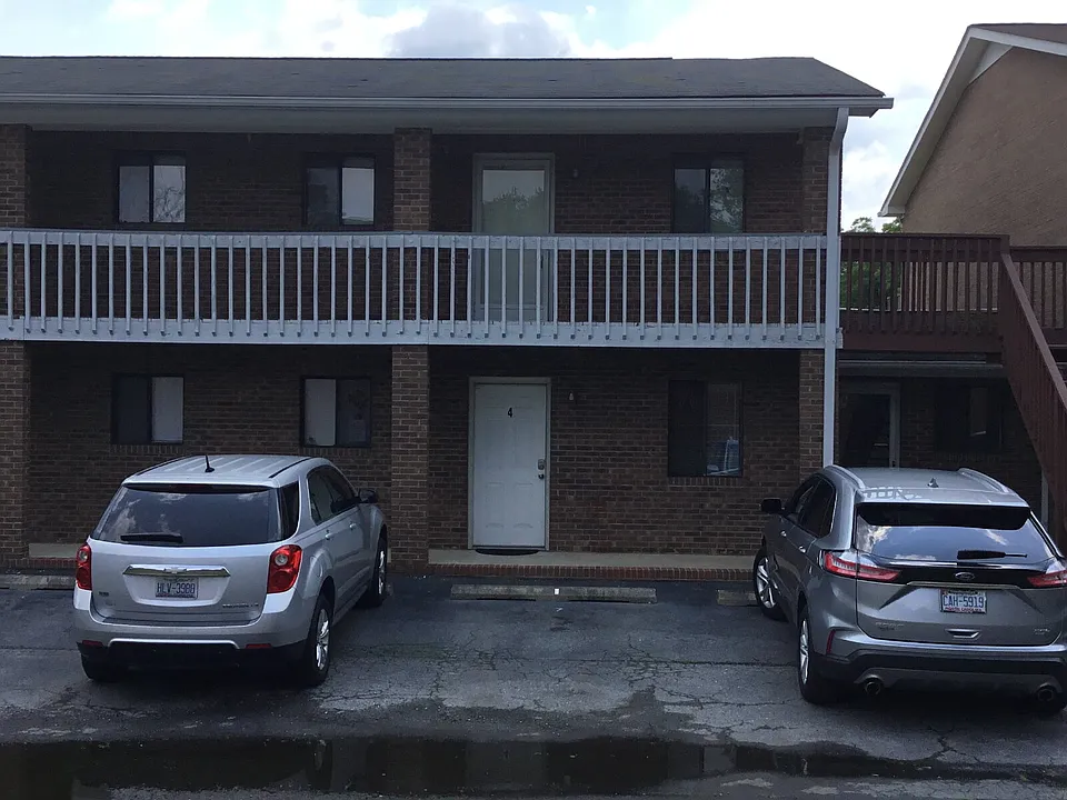 112 Pineview Dr #8