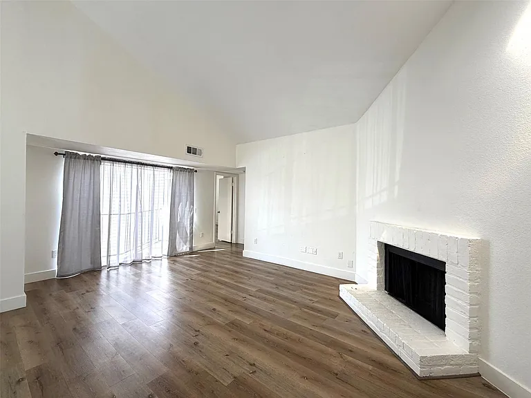 9809 Richmond Ave #E5 — Photo 5
