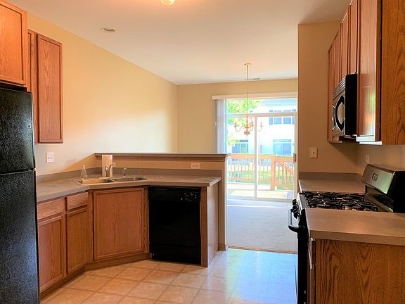 5th image of 375 Chesapeake Ln #375