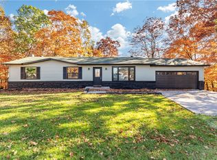 70 Summit Dr, Holiday Island, AR 72631