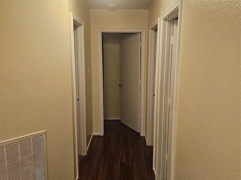 5910 Minor St — Photo 10