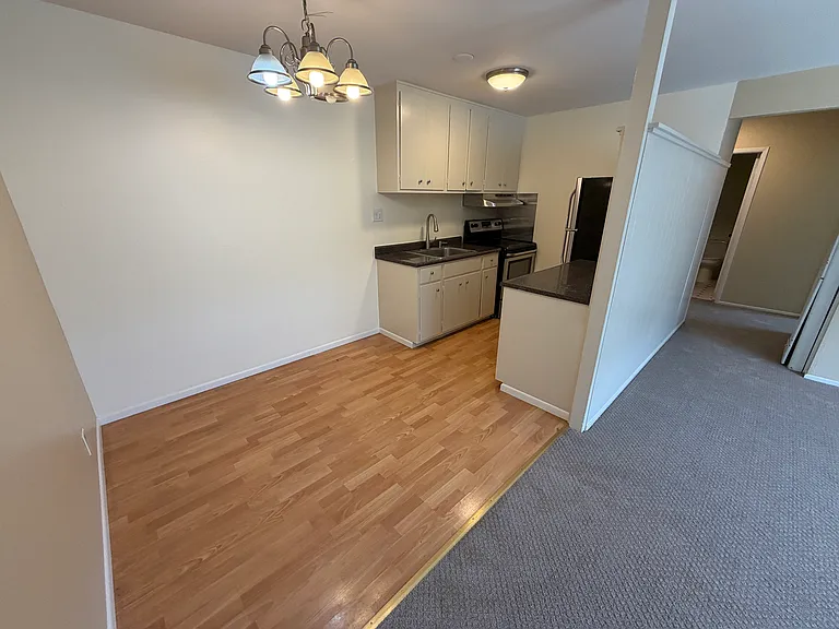 245 E. Market St. — Photo 18