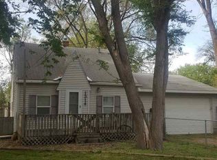 1314 W Donald St, Waterloo, IA 50703