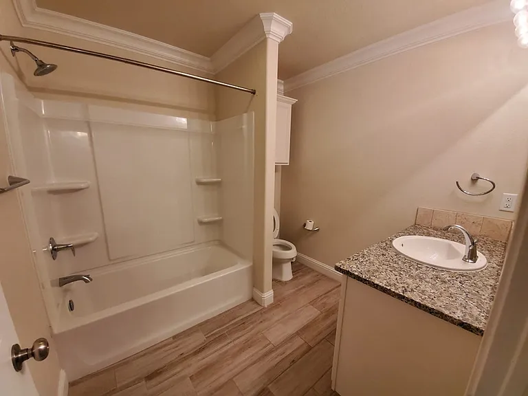 1621 Revolution Dr — Photo 10