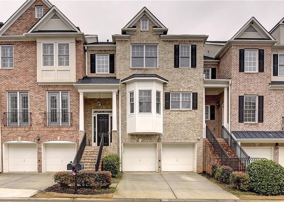 1st image of 3017 Montclair Cir SE