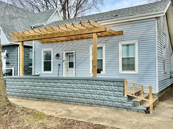 341 Caroline St, Pekin, IL 61554