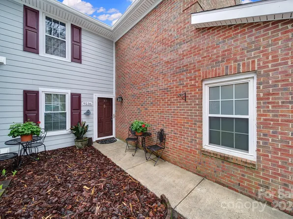 9236 Kings Canyon Dr, Charlotte, NC 28210