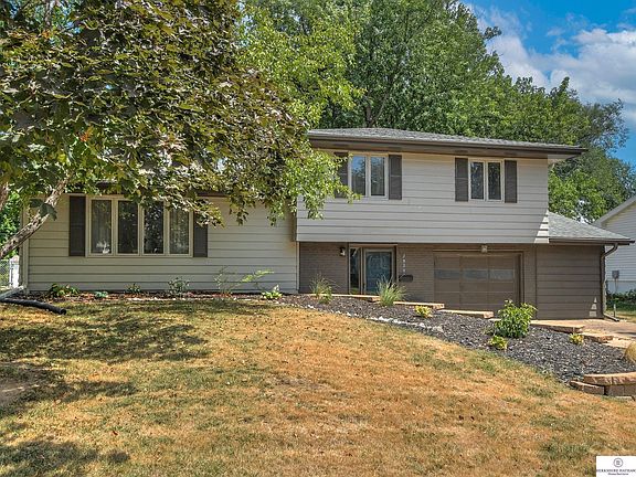 3rd image of 2929 S 136th St