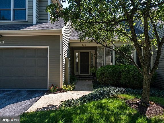 2nd image of 128 Deer Ford Dr