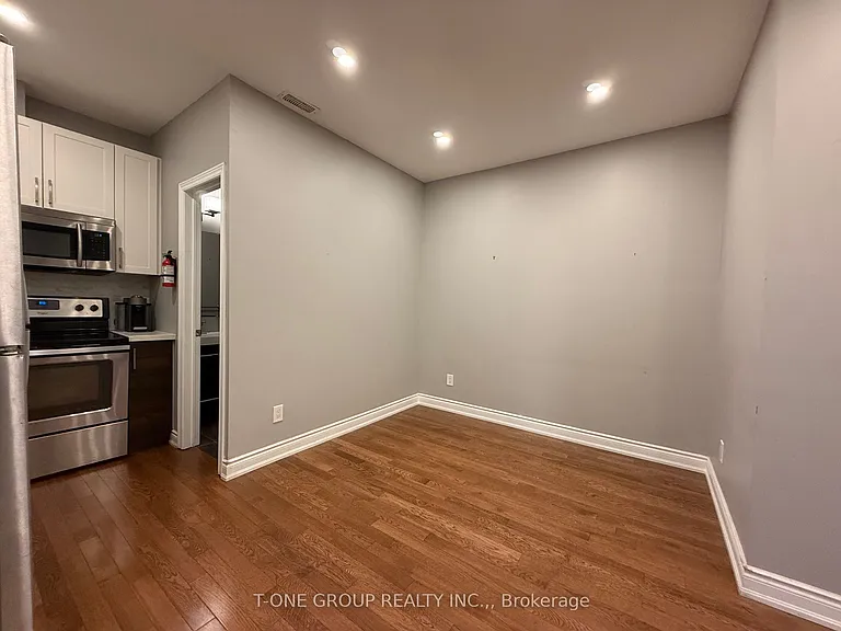 1558 Queen St W #B — Photo 3
